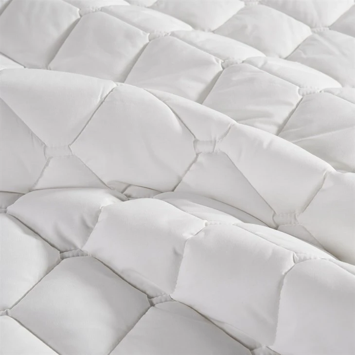 White Comfortable Polyester Mattress Protector best